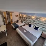 Cit'hotel Les Atlantes Royan Parking Prive Médis