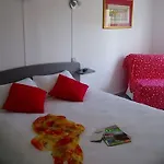 Cit'hotel Les Atlantes Royan Parking Prive 2* Médis