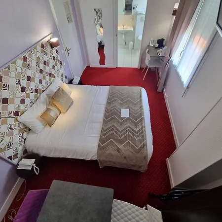 Cit'hotel Les Atlantes Royan Parking Prive 2*