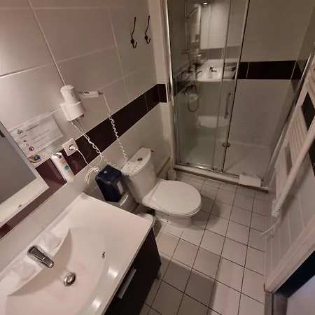 Cit'hotel Les Atlantes Royan Parking Prive 2* Médis