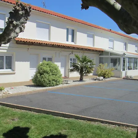 Cit'hotel Les Atlantes Royan Parking Prive Médis
