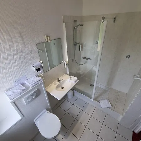 Cit'hotel Les Atlantes Royan Parking Prive 2*