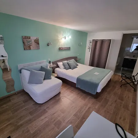 Cit'hotel Les Atlantes Royan Parking Prive Hotel