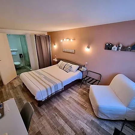 Cit'hotel Les Atlantes Royan Parking Prive Szálloda Médis