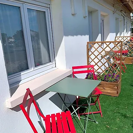 Cit'hotel Les Atlantes Royan Parking Prive 2*