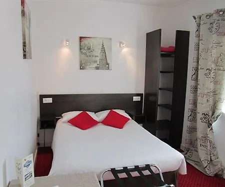 Cit'hotel Les Atlantes Royan Parking Prive 2*