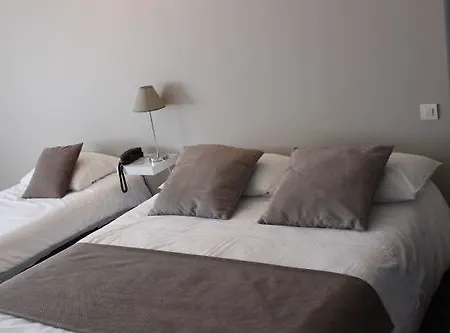 Cit'hotel Les Atlantes Royan Parking Prive Hotel