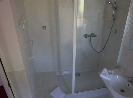 Cit'hotel Les Atlantes Royan Parking Prive Ξενοδοχείο 2*