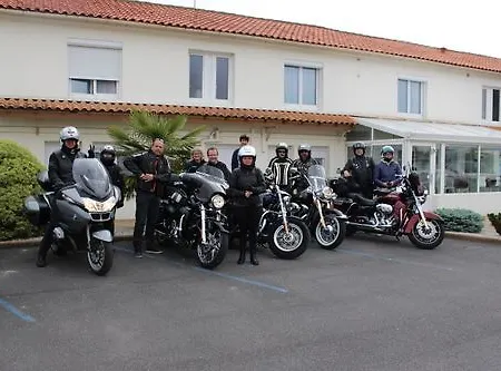 Cit'hotel Les Atlantes Royan Parking Prive 2*