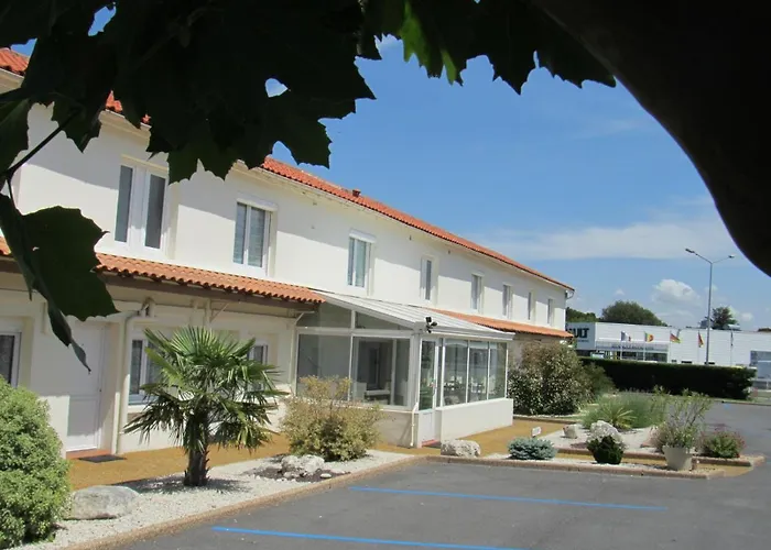 Cit'hotel Les Atlantes Royan Parking Prive Medis