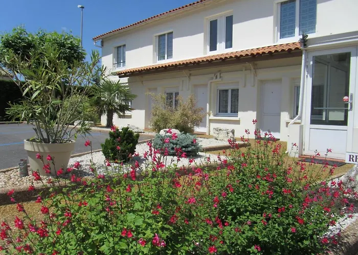 Cit'hotel Les Atlantes Royan Parking Prive Hotel 2*