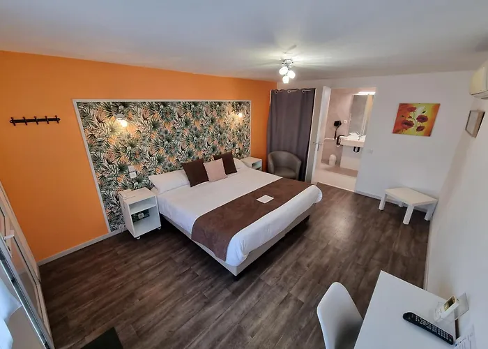 Cit'hotel Les Atlantes Royan Parking Prive 2*