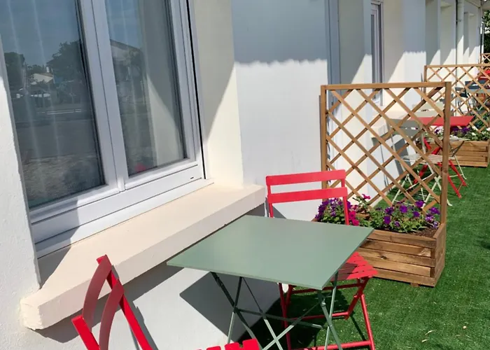 Cit'hotel Les Atlantes Royan Parking Prive Medis