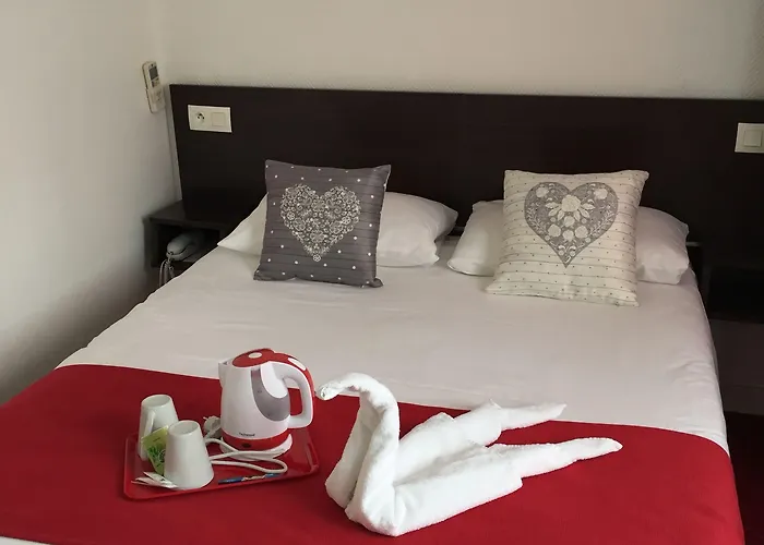 Cit'hotel Les Atlantes Royan Parking Prive 2* Medis