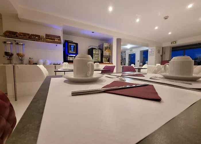 Hotel Cit'hotel Les Atlantes Royan Parking Prive 2*