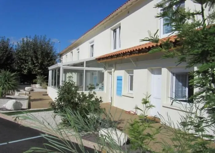 Cit'hotel Les Atlantes Royan Parking Prive