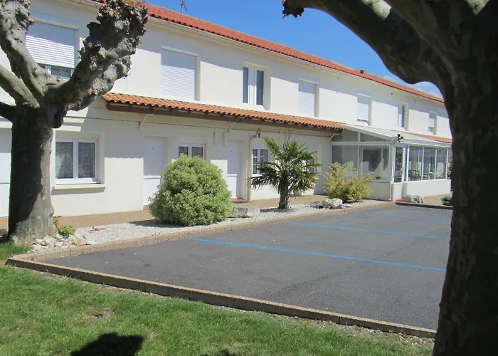 Cit'hotel Les Atlantes Royan Parking Prive Medis