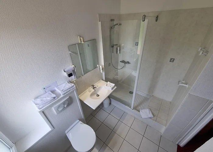 Cit'hotel Les Atlantes Royan Parking Prive 2*