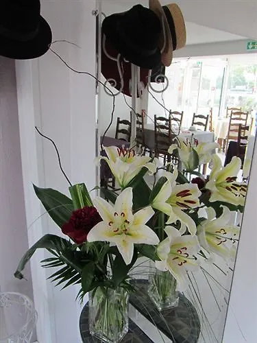 Cit'hotel Les Atlantes Royan Parking Prive 2*