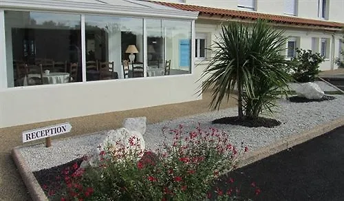 Cit'hotel Les Atlantes Royan Parking Prive Hotel 2*